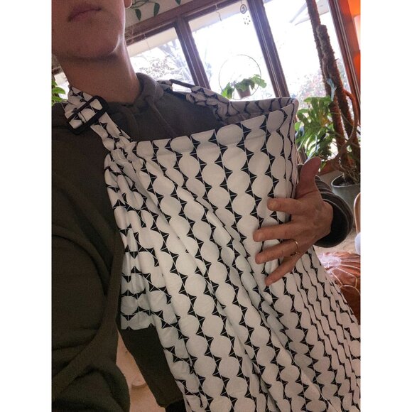 Prince Lionheart EMF Blocking Breastfeeding Cover - Picture 7 of 13